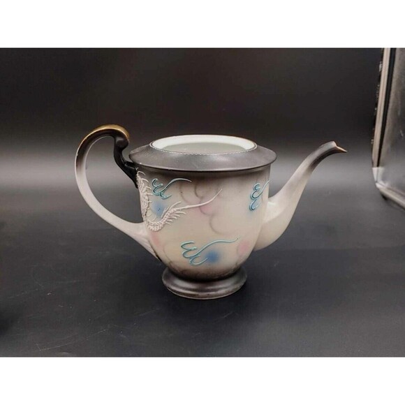 Vintage DragonWare Porcelain Teapot Handpainted Japanese Moriage - Picture 4 of 14
